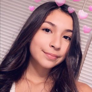 Meet your Posher, Lexie